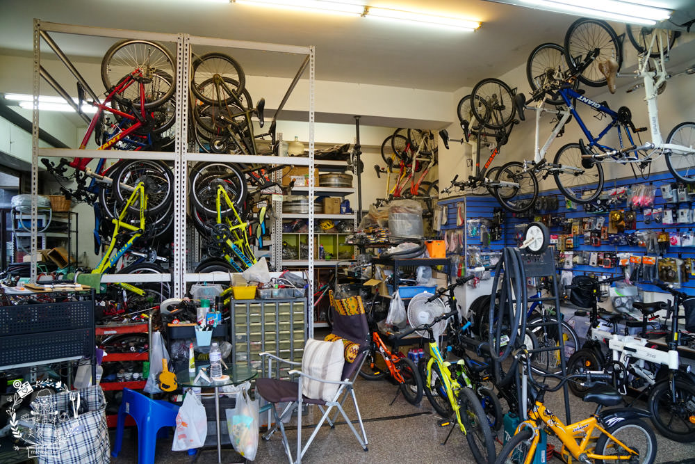 鹽埕堀江商場/老高雄一日遊!時尚精品、南北百貨、古物收藏與頂級茶茗推薦!號稱爸媽年代的百貨公司?