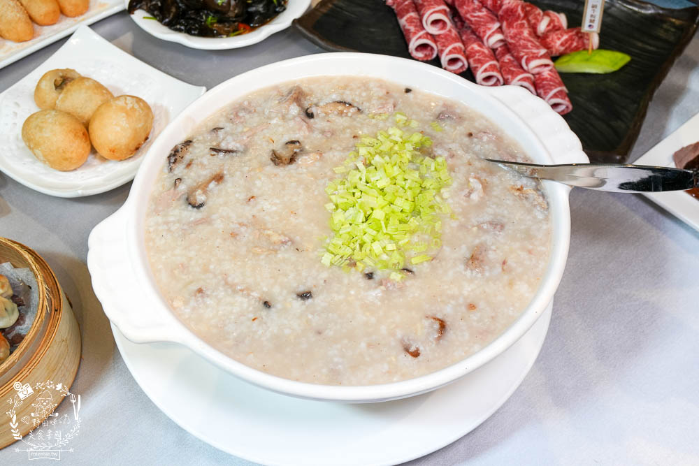 麗尊酒店芙悅軒飄香潮汕全鴨宴B餐|高雄必吃的明爐櫻桃鴨三吃!澎湃海鮮盤的潮汕港式火鍋料豐味美! - 第21張圖 麗尊酒店芙悅軒飄香潮汕全鴨宴B餐|高雄必吃的明爐櫻桃鴨三吃!澎湃海鮮盤的潮汕港式火鍋料豐味美!