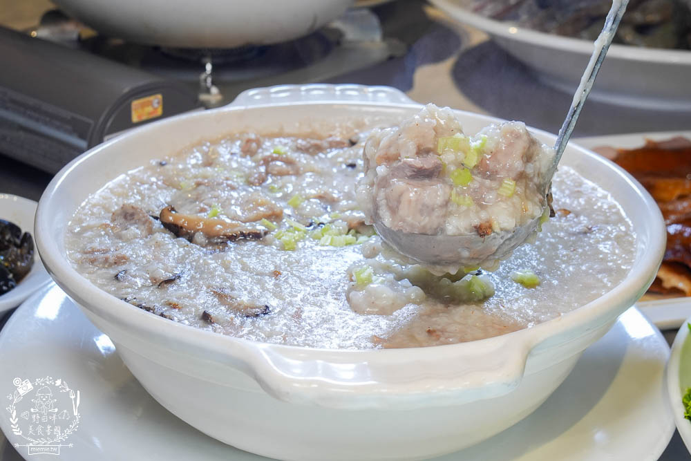 麗尊酒店芙悅軒飄香潮汕全鴨宴B餐|高雄必吃的明爐櫻桃鴨三吃!澎湃海鮮盤的潮汕港式火鍋料豐味美! - 第22張圖 麗尊酒店芙悅軒飄香潮汕全鴨宴B餐|高雄必吃的明爐櫻桃鴨三吃!澎湃海鮮盤的潮汕港式火鍋料豐味美!