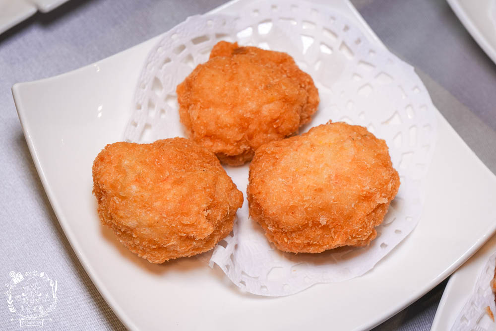 麗尊酒店芙悅軒飄香潮汕全鴨宴B餐|高雄必吃的明爐櫻桃鴨三吃!澎湃海鮮盤的潮汕港式火鍋料豐味美! - 第49張圖 麗尊酒店芙悅軒飄香潮汕全鴨宴B餐|高雄必吃的明爐櫻桃鴨三吃!澎湃海鮮盤的潮汕港式火鍋料豐味美!