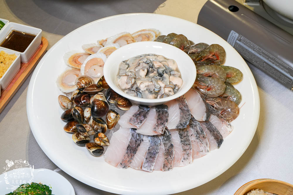 麗尊酒店芙悅軒飄香潮汕全鴨宴B餐|高雄必吃的明爐櫻桃鴨三吃!澎湃海鮮盤的潮汕港式火鍋料豐味美! - 第24張圖 麗尊酒店芙悅軒飄香潮汕全鴨宴B餐|高雄必吃的明爐櫻桃鴨三吃!澎湃海鮮盤的潮汕港式火鍋料豐味美!