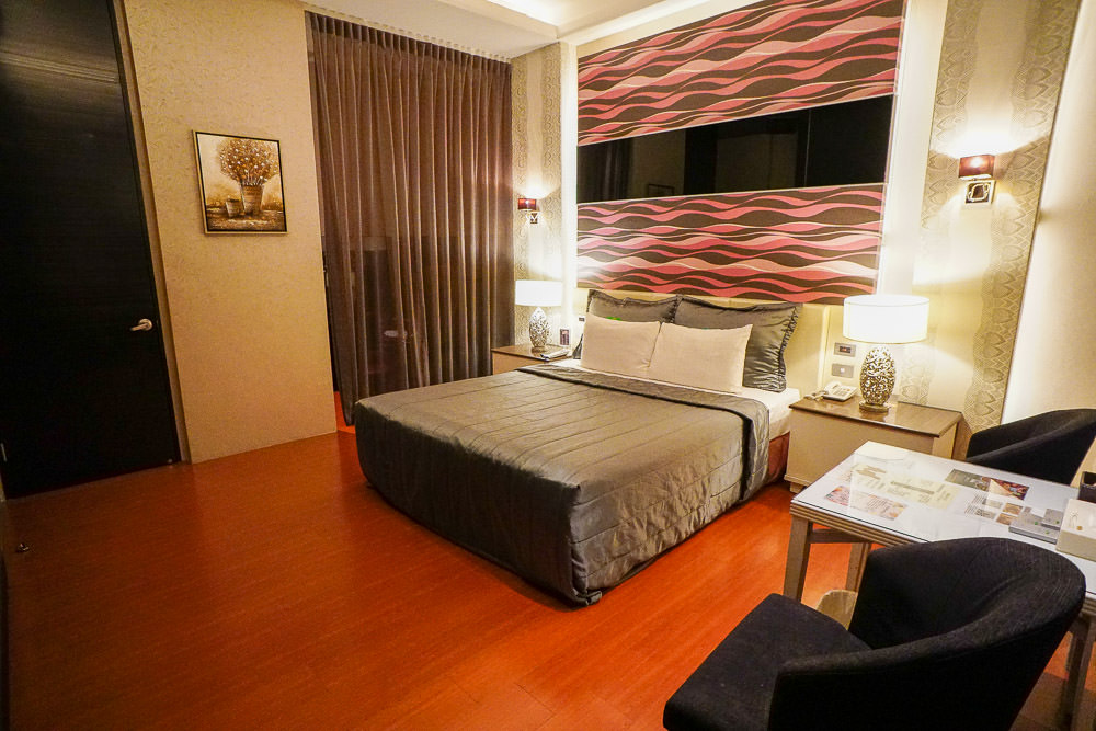 高雄住宿推薦!麗登汽車旅館!除了裝潢精緻唯美，按摩浴缸也超大的喔～