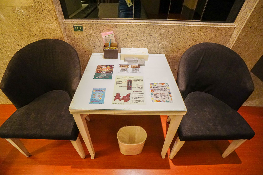 高雄住宿推薦!麗登汽車旅館!除了裝潢精緻唯美，按摩浴缸也超大的喔～