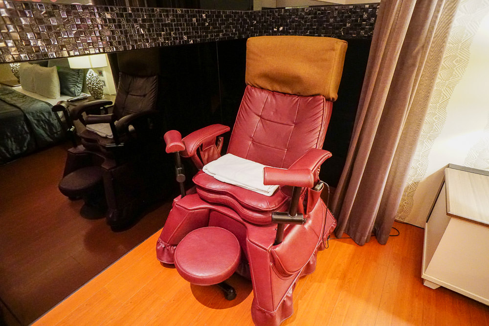 高雄住宿推薦!麗登汽車旅館!除了裝潢精緻唯美，按摩浴缸也超大的喔～