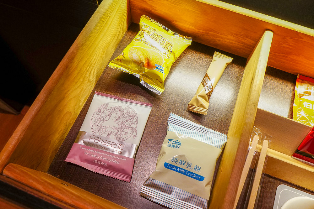 高雄住宿推薦!麗登汽車旅館!除了裝潢精緻唯美，按摩浴缸也超大的喔～