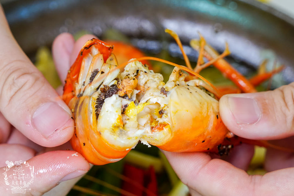 黃金蝦無毒泰國蝦餐廳|屏東超人氣泰國蝦城堡樂園!新推超澎湃海鮮飯湯!全台唯一無毒+海水SPA泰國蝦! - 第19張圖 黃金蝦無毒泰國蝦餐廳|屏東超人氣泰國蝦城堡樂園!新推超澎湃海鮮飯湯!全台唯一無毒+海水SPA泰國蝦!