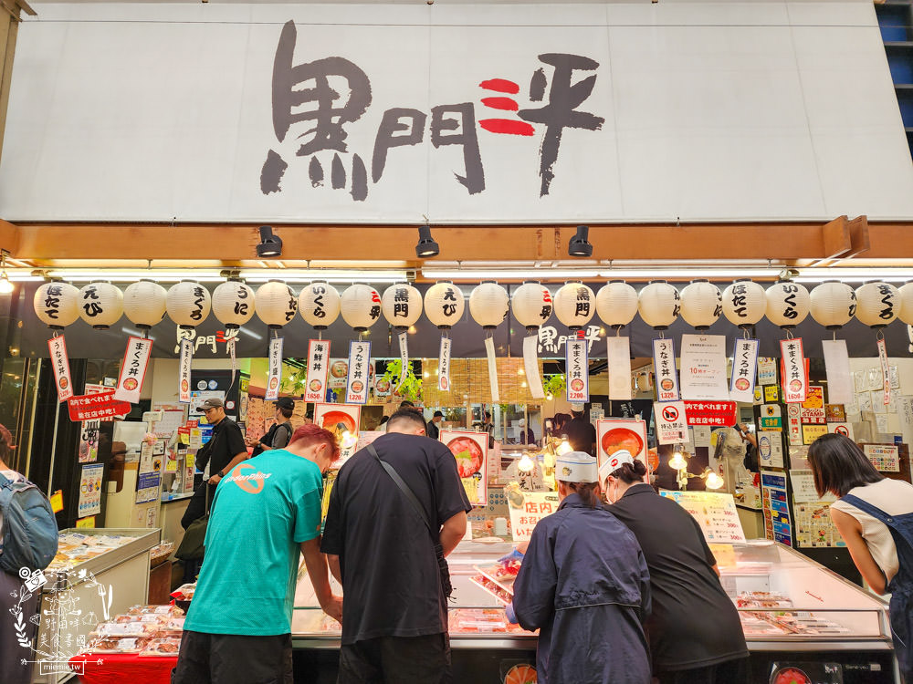 黑門市場美食推薦|黑門三平|現烤蟹腳+生魚丼飯+鰻魚飯+生魚片等超多必吃平價海鮮!