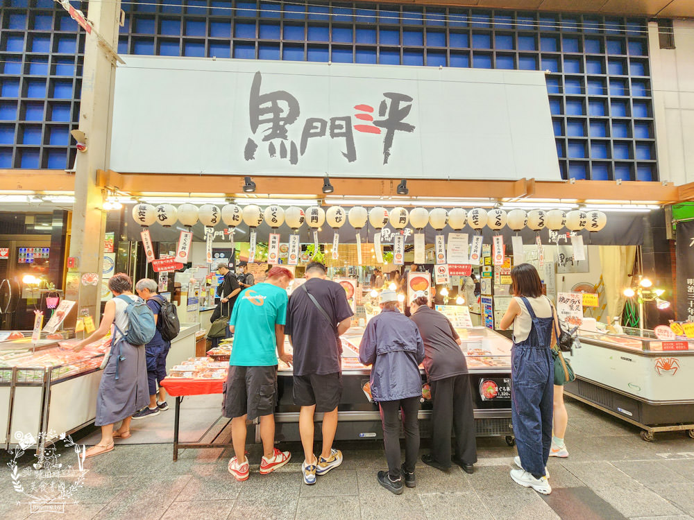 黑門市場美食推薦|黑門三平|現烤蟹腳+生魚丼飯+鰻魚飯+生魚片等超多必吃平價海鮮!