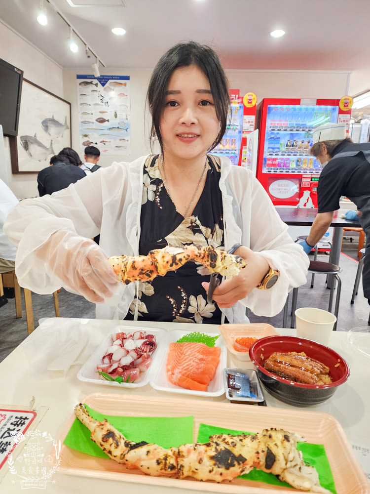 黑門市場美食推薦|黑門三平|現烤蟹腳+生魚丼飯+鰻魚飯+生魚片等超多必吃平價海鮮!