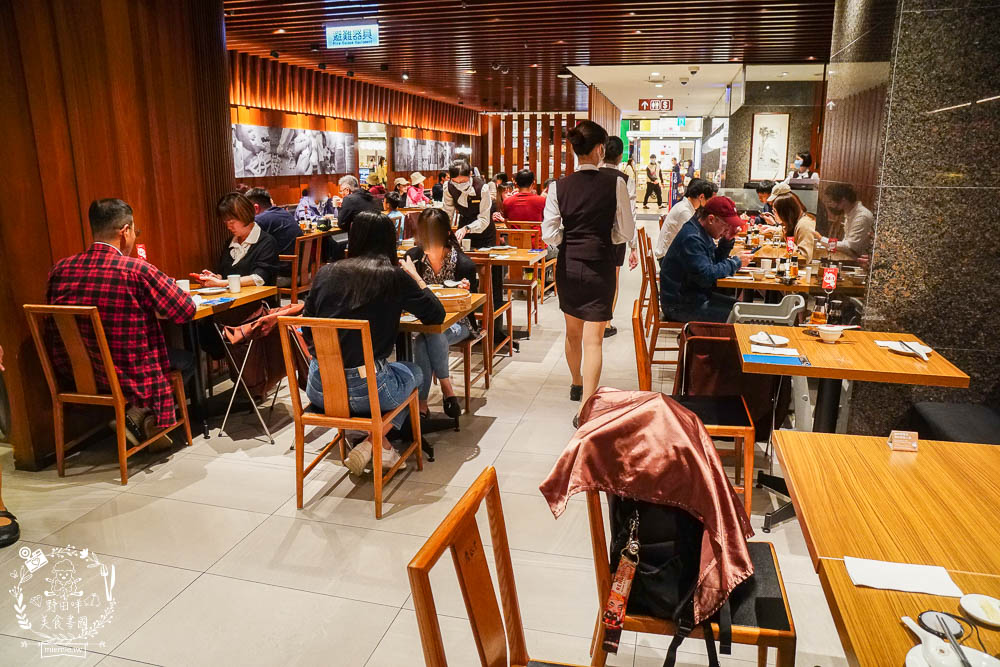 鼎泰豐|高雄超人氣小籠包中式料理!連平日中午都要等40分鐘!排骨蛋炒飯跟小籠包是人氣必點! - 第15張圖 鼎泰豐|高雄超人氣小籠包中式料理!連平日中午都要等40分鐘!排骨蛋炒飯跟小籠包是人氣必點!