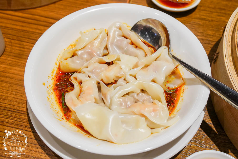 鼎泰豐|高雄超人氣小籠包中式料理!連平日中午都要等40分鐘!排骨蛋炒飯跟小籠包是人氣必點! - 第44張圖 鼎泰豐|高雄超人氣小籠包中式料理!連平日中午都要等40分鐘!排骨蛋炒飯跟小籠包是人氣必點!