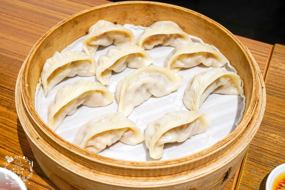 鼎泰豐|高雄超人氣小籠包中式料理!連平日中午都要等40分鐘!排骨蛋炒飯跟小籠包是人氣必點! - 第39張圖 鼎泰豐|高雄超人氣小籠包中式料理!連平日中午都要等40分鐘!排骨蛋炒飯跟小籠包是人氣必點!