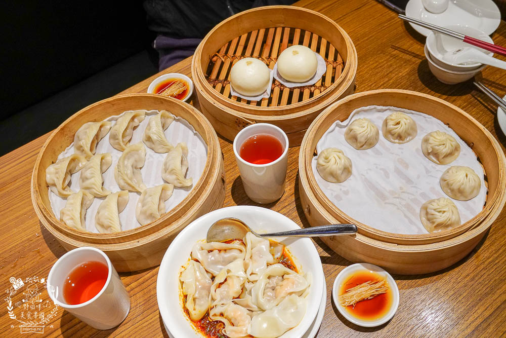 鼎泰豐|高雄超人氣小籠包中式料理!連平日中午都要等40分鐘!排骨蛋炒飯跟小籠包是人氣必點! - 第18張圖 鼎泰豐|高雄超人氣小籠包中式料理!連平日中午都要等40分鐘!排骨蛋炒飯跟小籠包是人氣必點!