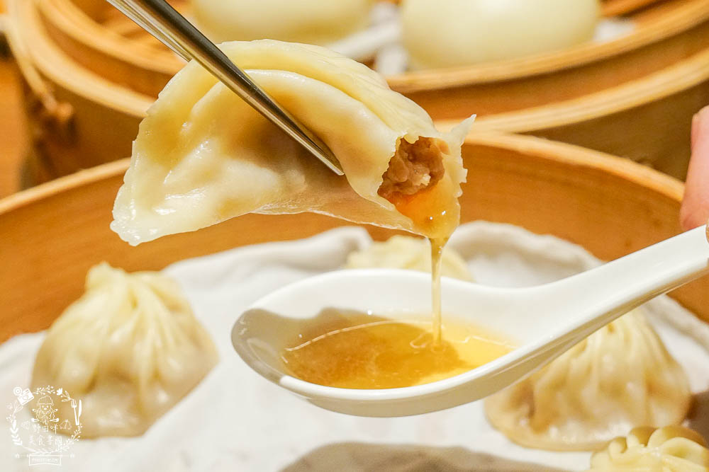 鼎泰豐|高雄超人氣小籠包中式料理!連平日中午都要等40分鐘!排骨蛋炒飯跟小籠包是人氣必點! - 第42張圖 鼎泰豐|高雄超人氣小籠包中式料理!連平日中午都要等40分鐘!排骨蛋炒飯跟小籠包是人氣必點!