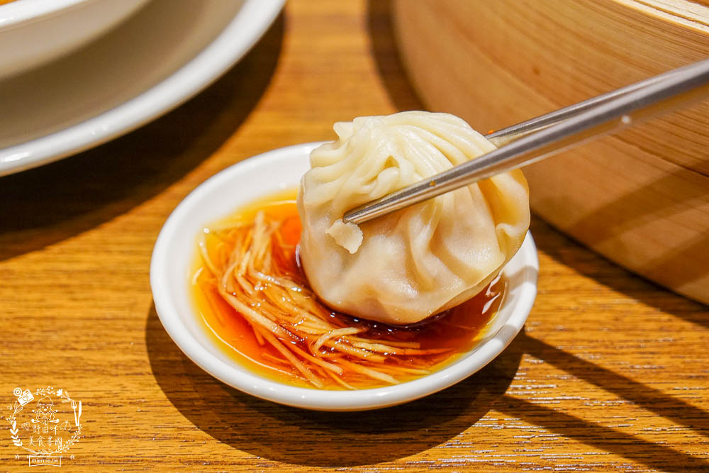 鼎泰豐|高雄超人氣小籠包中式料理!連平日中午都要等40分鐘!排骨蛋炒飯跟小籠包是人氣必點! - 第28張圖 鼎泰豐|高雄超人氣小籠包中式料理!連平日中午都要等40分鐘!排骨蛋炒飯跟小籠包是人氣必點!