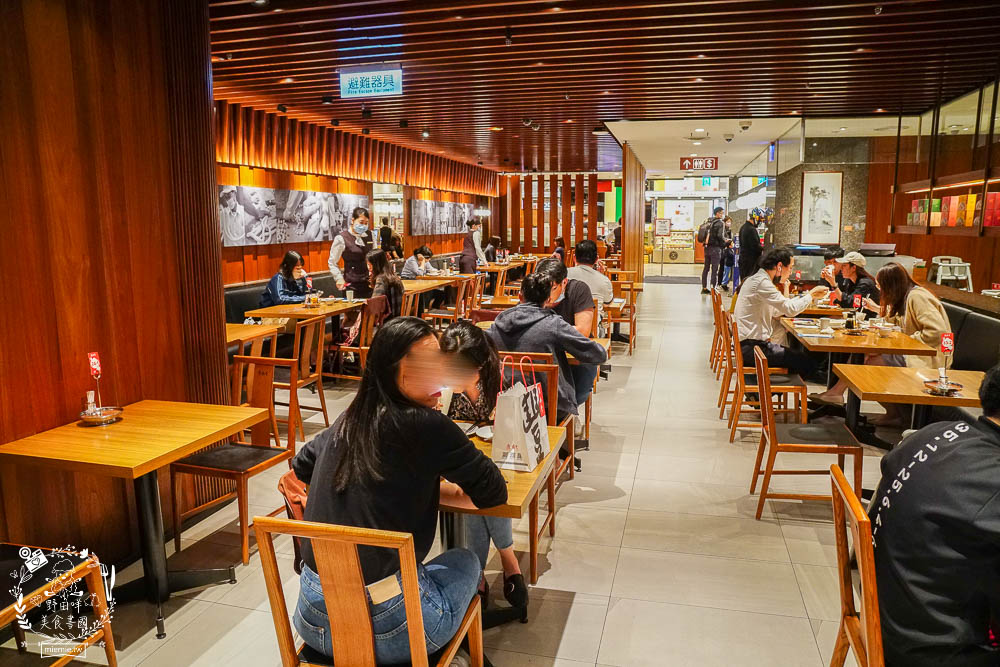 鼎泰豐|高雄超人氣小籠包中式料理!連平日中午都要等40分鐘!排骨蛋炒飯跟小籠包是人氣必點! - 第10張圖 鼎泰豐|高雄超人氣小籠包中式料理!連平日中午都要等40分鐘!排骨蛋炒飯跟小籠包是人氣必點!