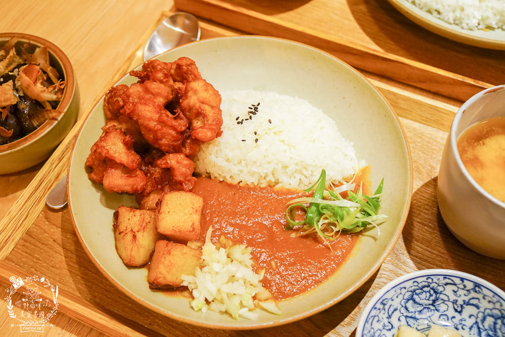 龝田熟成咖哩巨蛋店|高雄超人氣別緻日系風的咖哩店!巨蛋商圈28天的熟成咖哩飯!