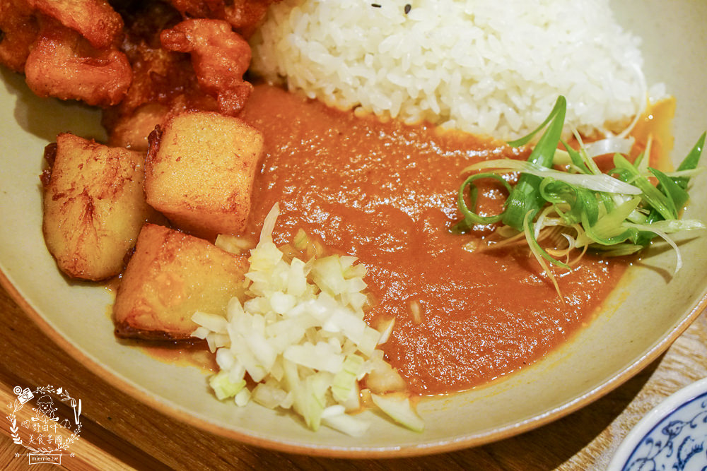 龝田熟成咖哩巨蛋店|高雄超人氣別緻日系風的咖哩店!巨蛋商圈28天的熟成咖哩飯!