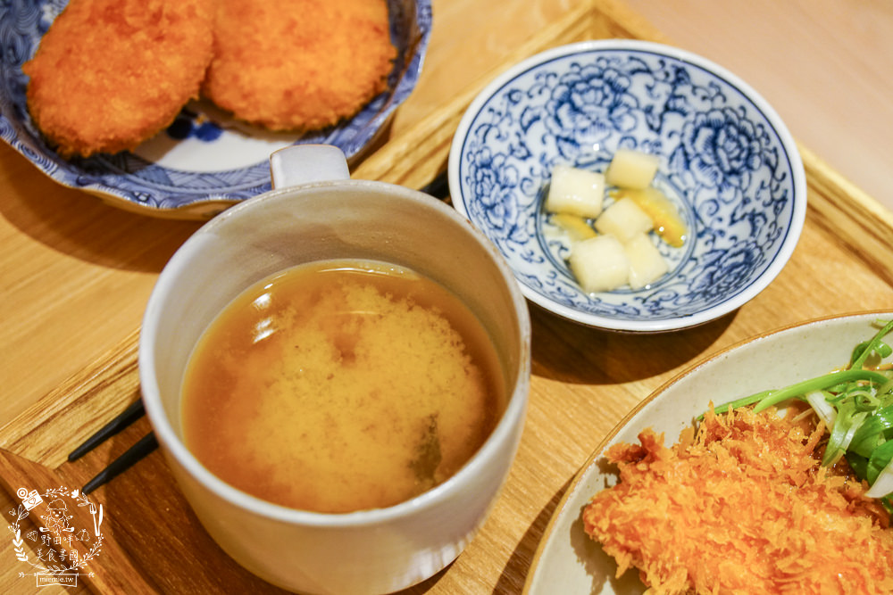 龝田熟成咖哩巨蛋店|高雄超人氣別緻日系風的咖哩店!巨蛋商圈28天的熟成咖哩飯!