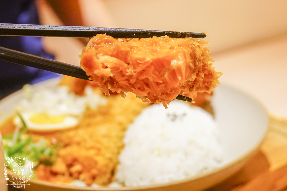 龝田熟成咖哩巨蛋店|高雄超人氣別緻日系風的咖哩店!巨蛋商圈28天的熟成咖哩飯!