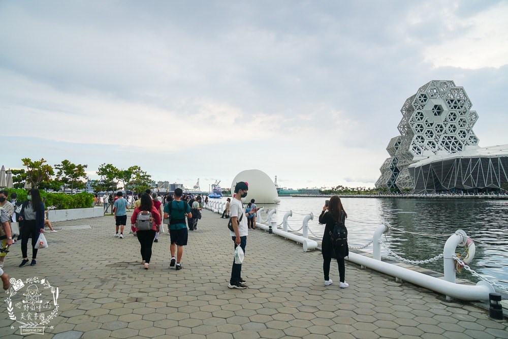 2022臺灣文博會x台灣設計展”台灣IP 高雄原創”聊療漂漂河&文創市集與美食餐車