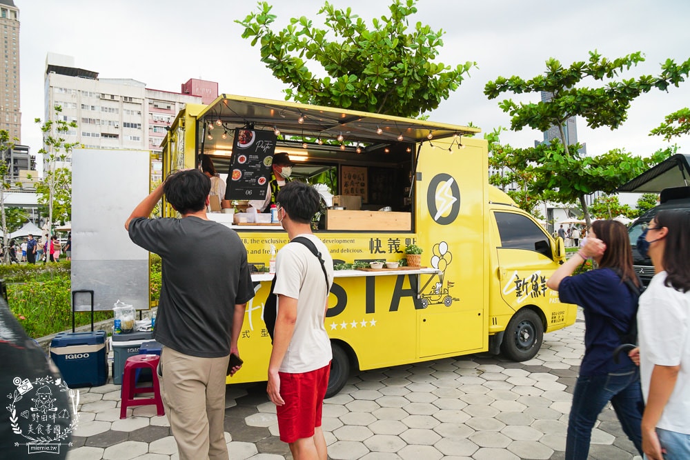 2022臺灣文博會x台灣設計展”台灣IP 高雄原創”聊療漂漂河&文創市集與美食餐車