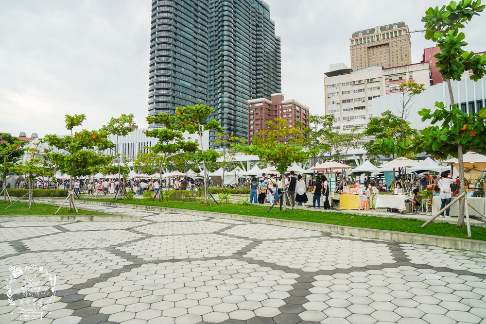 2022臺灣文博會x台灣設計展”台灣IP 高雄原創”聊療漂漂河&文創市集與美食餐車