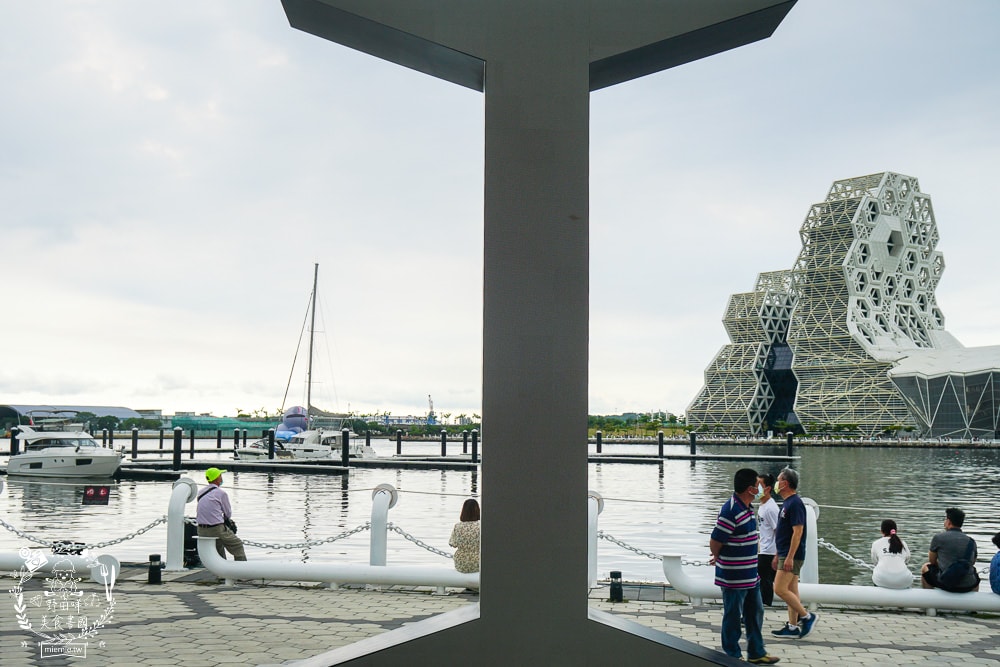 2022臺灣文博會x台灣設計展”台灣IP 高雄原創”聊療漂漂河&文創市集與美食餐車