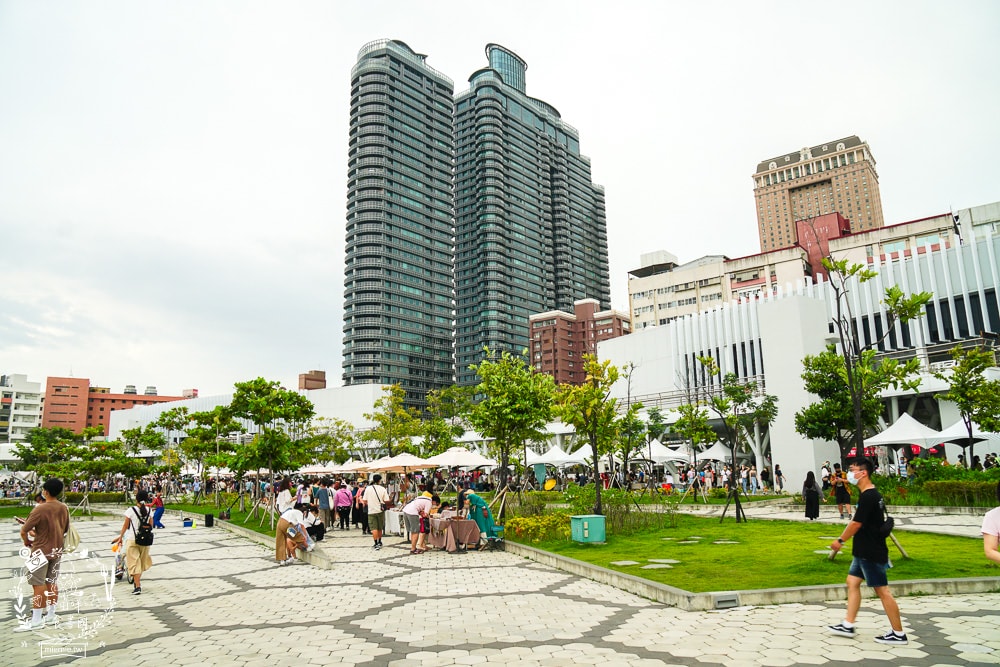 2022臺灣文博會x台灣設計展”台灣IP 高雄原創”聊療漂漂河&文創市集與美食餐車