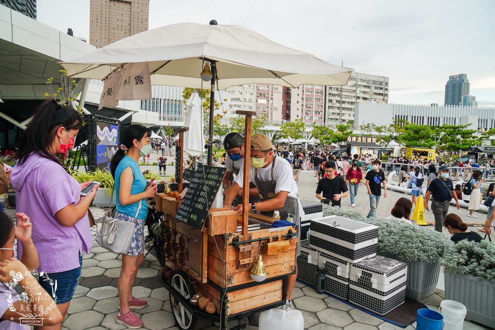 2022臺灣文博會x台灣設計展”台灣IP 高雄原創”聊療漂漂河&文創市集與美食餐車