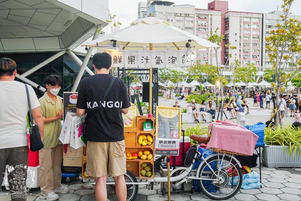 2022臺灣文博會x台灣設計展”台灣IP 高雄原創”聊療漂漂河&文創市集與美食餐車