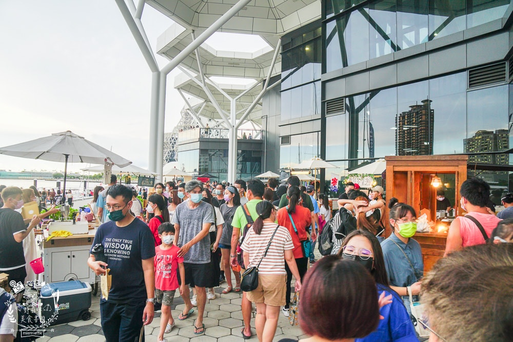 2022臺灣文博會x台灣設計展”台灣IP 高雄原創”聊療漂漂河&文創市集與美食餐車