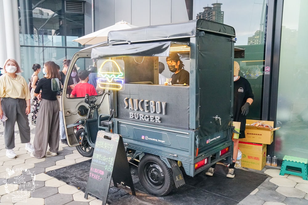 2022臺灣文博會x台灣設計展”台灣IP 高雄原創”聊療漂漂河&文創市集與美食餐車