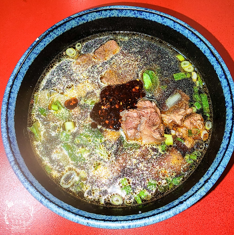 高雄不二麵館經武店|CP值爆高的60元牛肉麵超多塊牛肉啊!北京炸醬麵香鹹超銷魂~