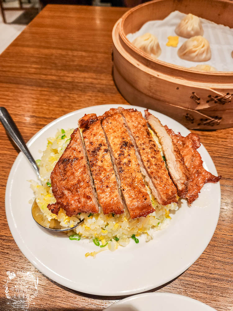 鼎泰豐|高雄超人氣小籠包中式料理!連平日中午都要等40分鐘!排骨蛋炒飯跟小籠包是人氣必點! - 第33張圖 鼎泰豐|高雄超人氣小籠包中式料理!連平日中午都要等40分鐘!排骨蛋炒飯跟小籠包是人氣必點!