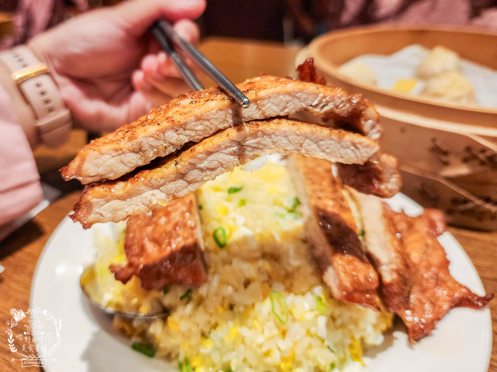 鼎泰豐|高雄超人氣小籠包中式料理!連平日中午都要等40分鐘!排骨蛋炒飯跟小籠包是人氣必點! - 第35張圖 鼎泰豐|高雄超人氣小籠包中式料理!連平日中午都要等40分鐘!排骨蛋炒飯跟小籠包是人氣必點!