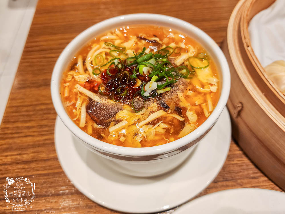 鼎泰豐|高雄超人氣小籠包中式料理!連平日中午都要等40分鐘!排骨蛋炒飯跟小籠包是人氣必點! - 第47張圖 鼎泰豐|高雄超人氣小籠包中式料理!連平日中午都要等40分鐘!排骨蛋炒飯跟小籠包是人氣必點!