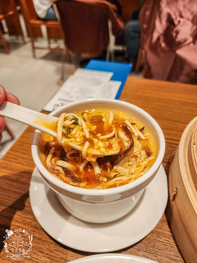 鼎泰豐|高雄超人氣小籠包中式料理!連平日中午都要等40分鐘!排骨蛋炒飯跟小籠包是人氣必點! - 第48張圖 鼎泰豐|高雄超人氣小籠包中式料理!連平日中午都要等40分鐘!排骨蛋炒飯跟小籠包是人氣必點!