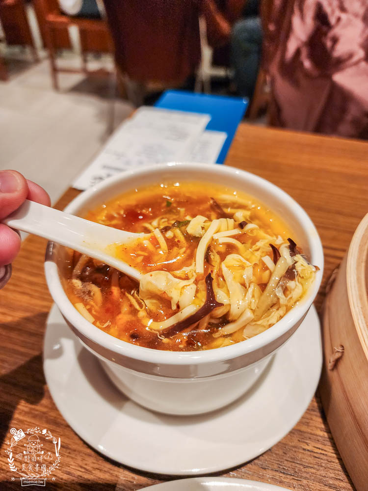 鼎泰豐|高雄超人氣小籠包中式料理!連平日中午都要等40分鐘!排骨蛋炒飯跟小籠包是人氣必點! - 第49張圖 鼎泰豐|高雄超人氣小籠包中式料理!連平日中午都要等40分鐘!排骨蛋炒飯跟小籠包是人氣必點!