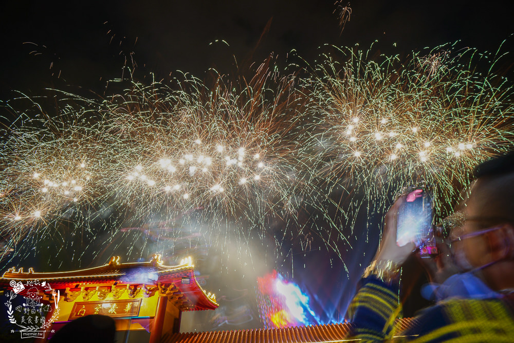佛光山元宵節燦爛花燈+500架無人機燈光秀+絢麗煙火繽紛耀眼超好拍！佛光山美食景點推薦!