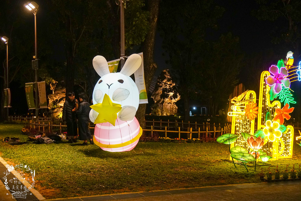 佛光山元宵節燦爛花燈+500架無人機燈光秀+絢麗煙火繽紛耀眼超好拍！佛光山美食景點推薦!