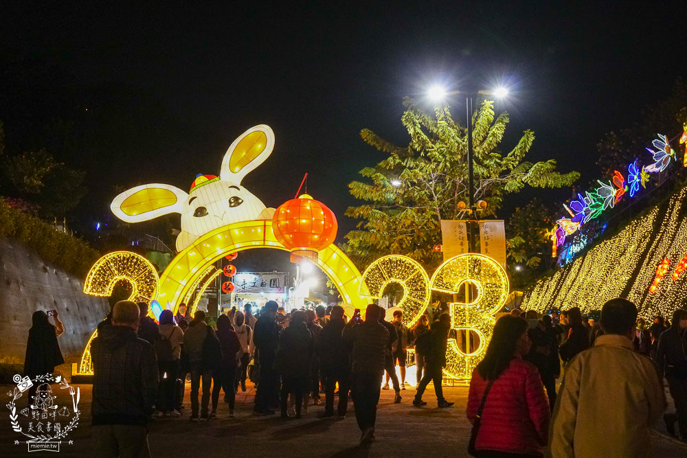 佛光山元宵節燦爛花燈+500架無人機燈光秀+絢麗煙火繽紛耀眼超好拍！佛光山美食景點推薦!