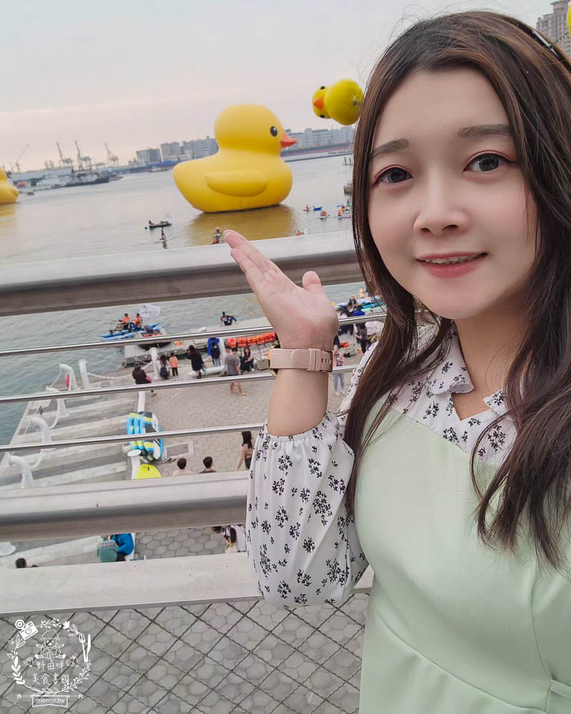 2024高雄黃色小鴨冬日遊樂園|超好拍照的兩隻黃色小鴨就在流行中心!