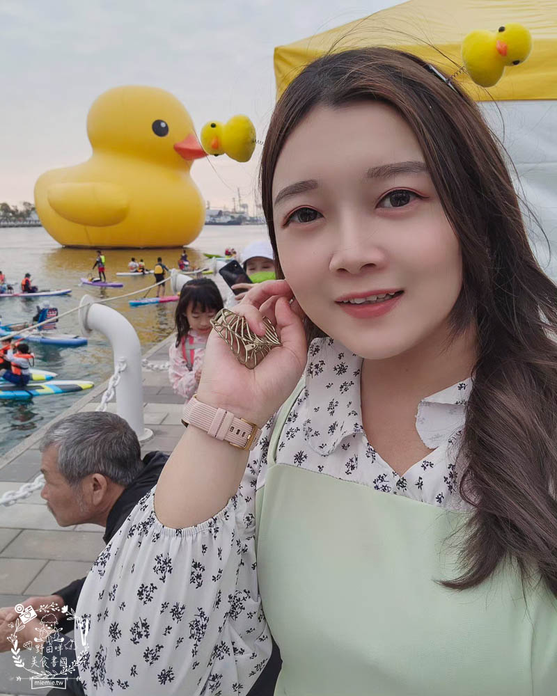 2024高雄黃色小鴨冬日遊樂園|超好拍照的兩隻黃色小鴨就在流行中心!