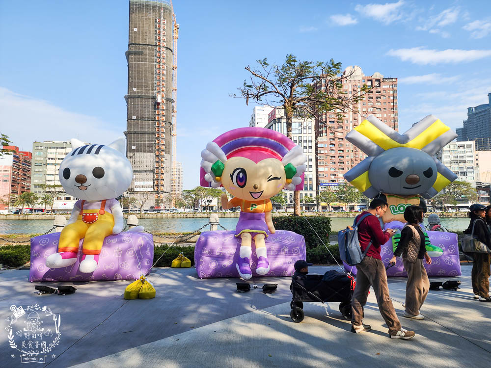 2024高雄黃色小鴨冬日遊樂園|超好拍照的兩隻黃色小鴨就在流行中心!