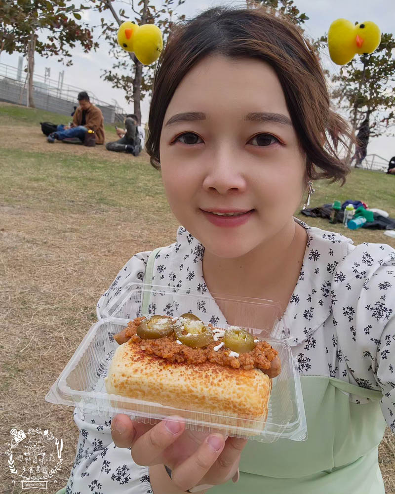 2024高雄黃色小鴨冬日遊樂園|超好拍照的兩隻黃色小鴨就在流行中心!