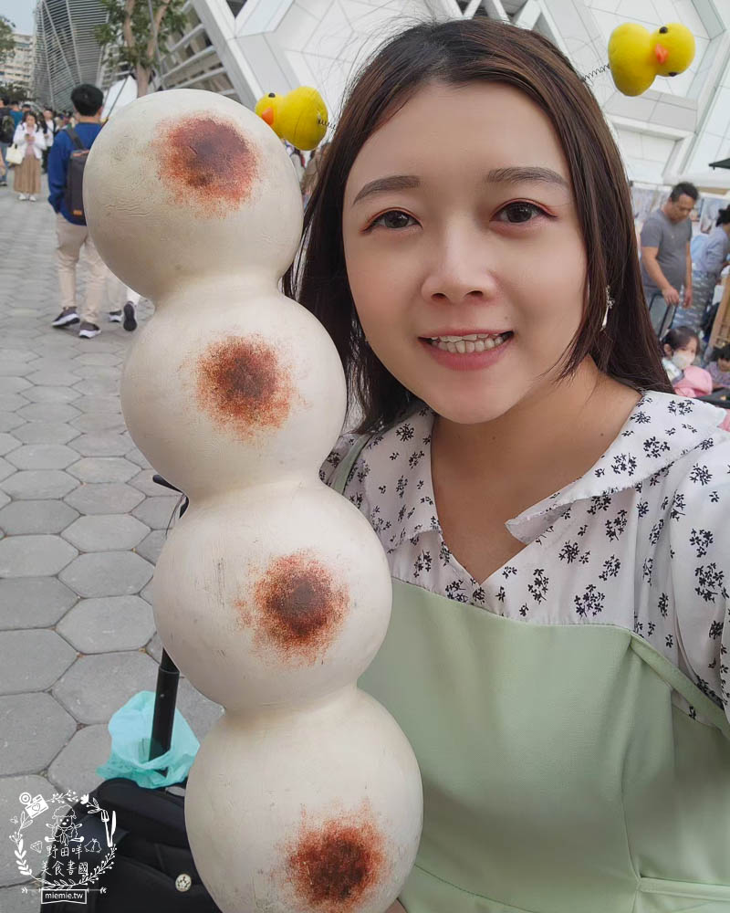 2024高雄黃色小鴨冬日遊樂園|超好拍照的兩隻黃色小鴨就在流行中心!