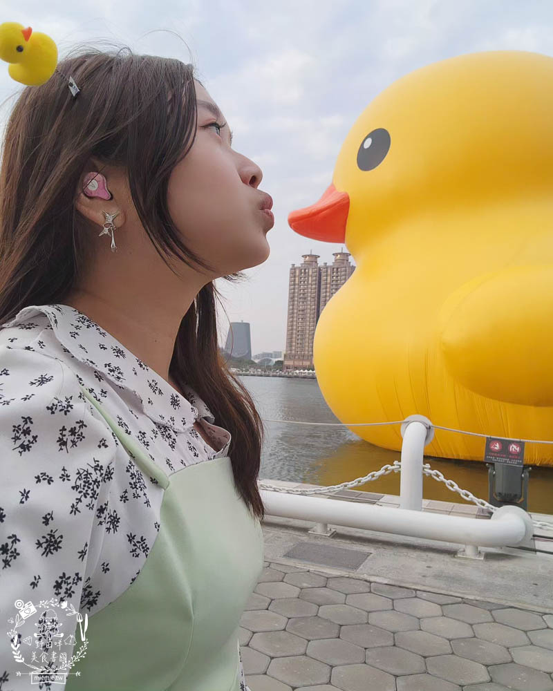 2024高雄黃色小鴨冬日遊樂園|超好拍照的兩隻黃色小鴨就在流行中心!