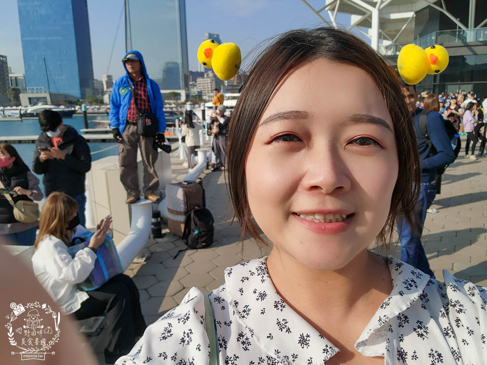 2024高雄黃色小鴨冬日遊樂園|超好拍照的兩隻黃色小鴨就在流行中心!