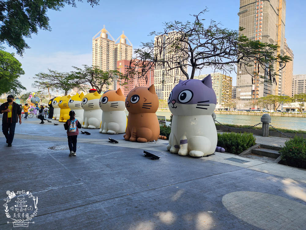 2024高雄黃色小鴨冬日遊樂園|超好拍照的兩隻黃色小鴨就在流行中心!